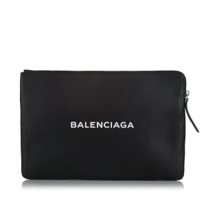 Balenciaga Everyday Logo Clutch (SHG-R17o5t)